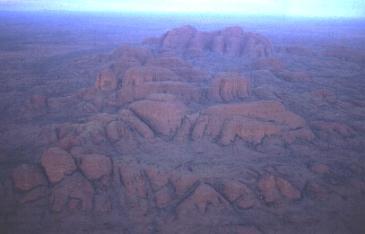 "The Olgas" fotografiert aus einer Cessna / Matthias