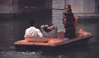 Tretboot mit Teenagern